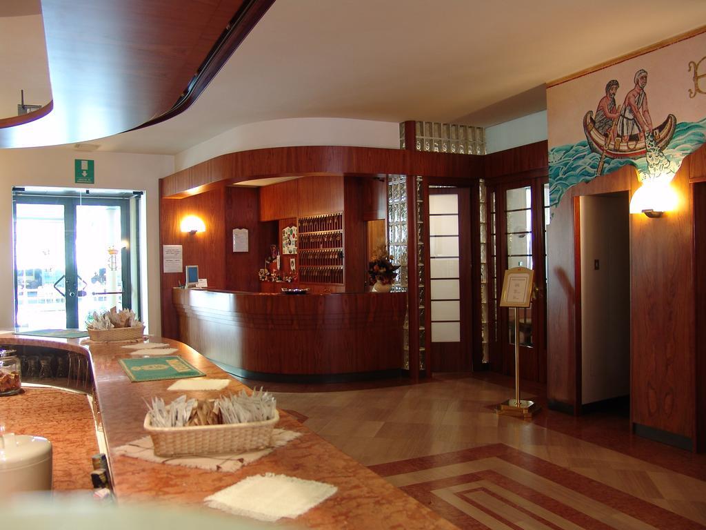 Hotel Excelsior Cervia Kültér fotó