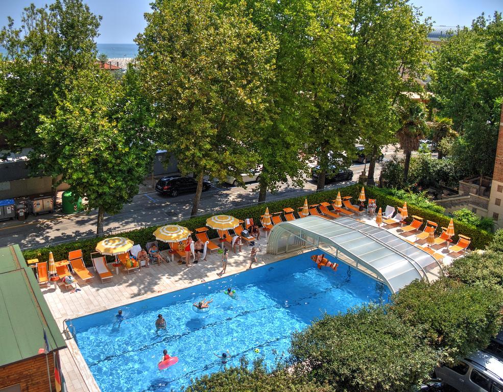 Hotel Excelsior Cervia Kültér fotó