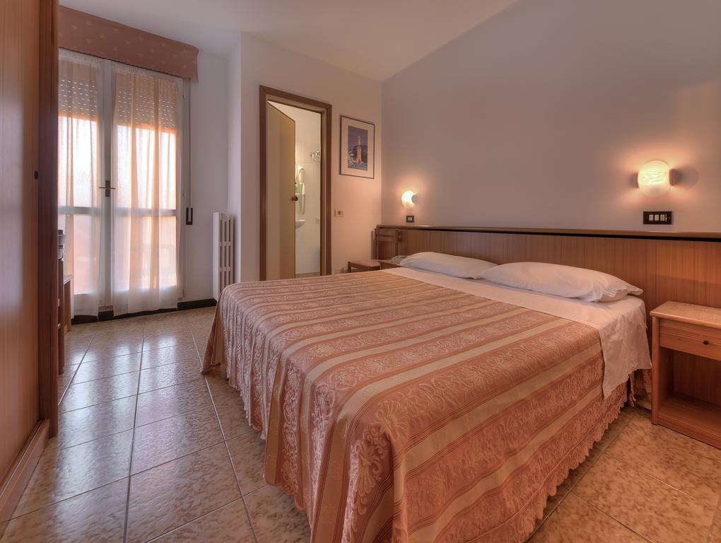 Hotel Excelsior Cervia Szoba fotó